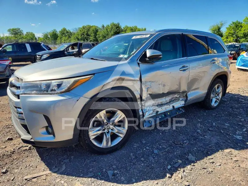2017 Toyota Highlander фото