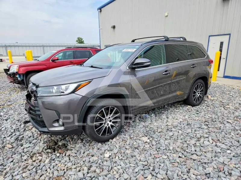 2017 Toyota Highlander фото