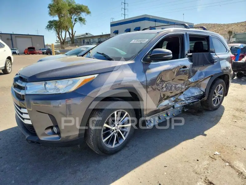 2017 Toyota Highlander фото