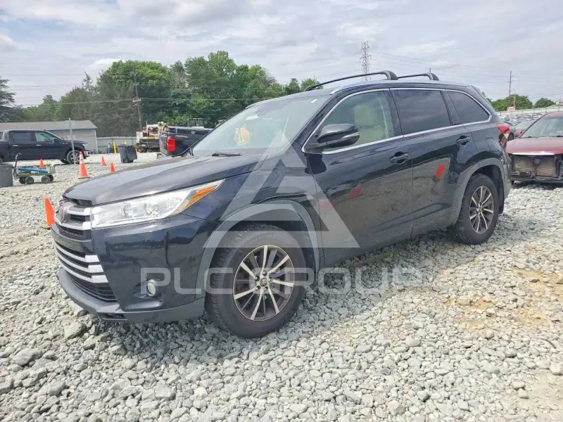 2017 Toyota Highlander фото