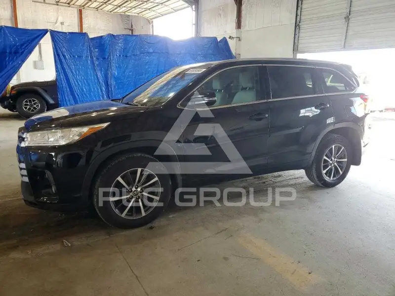 2017 Toyota Highlander фото