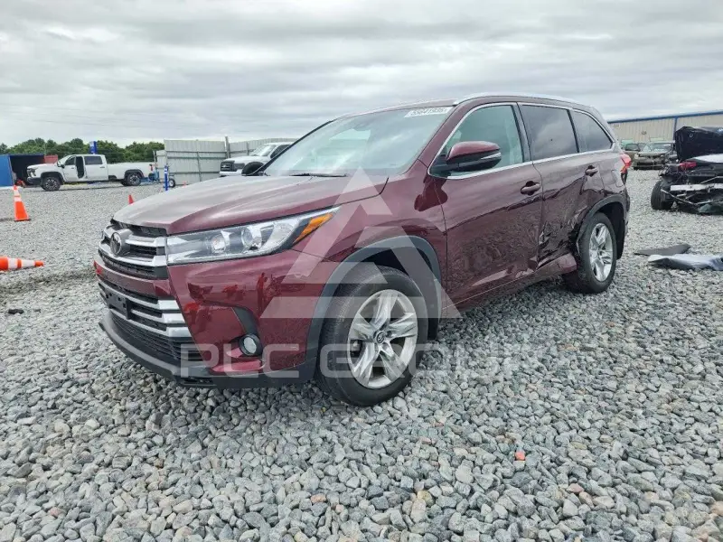 2017 Toyota Highlander photo