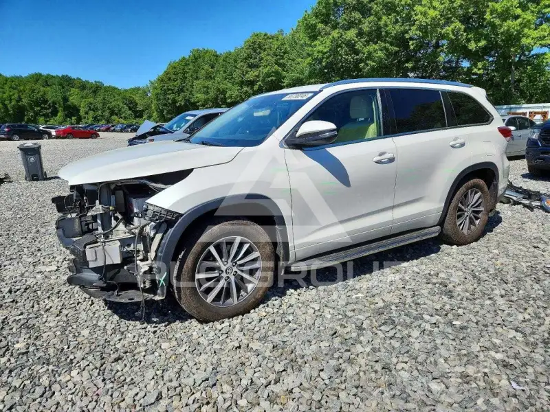 2017 Toyota Highlander фото