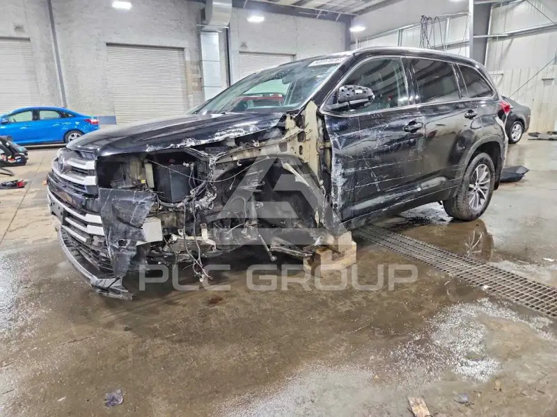 2017 Toyota Highlander фото