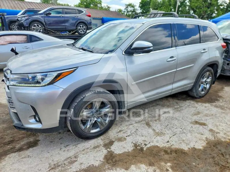 2017 Toyota Highlander фото