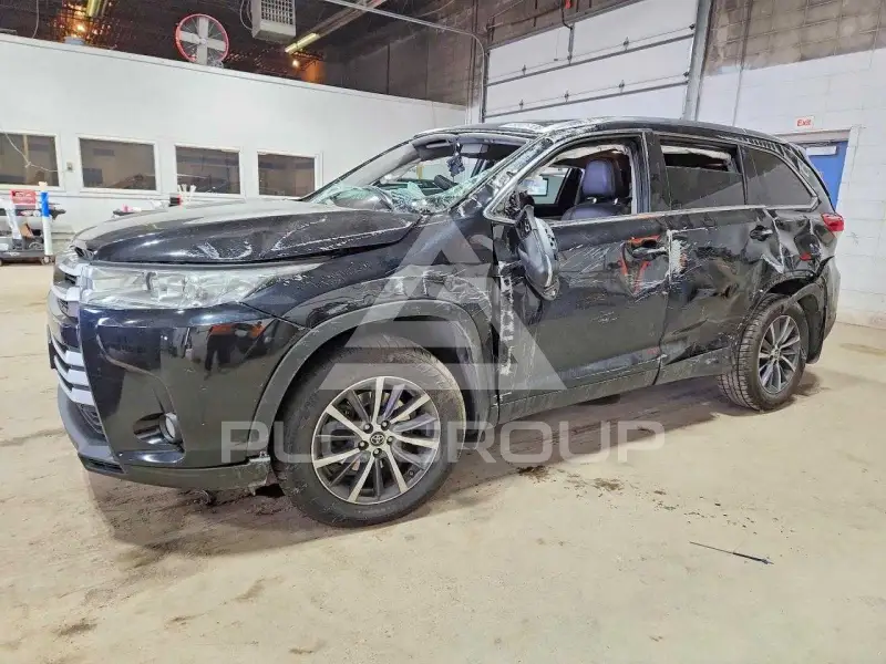 2017 Toyota Highlander фото