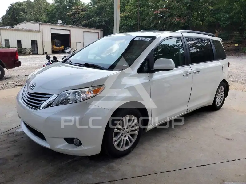 2017 Toyota SIENNA фото