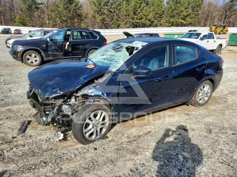 2017 Toyota YARIS фото