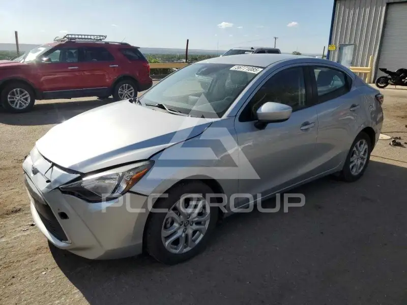 2017 Toyota YARIS фото