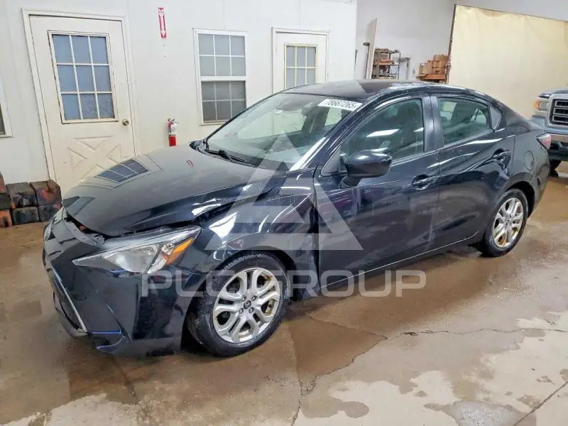 2017 Toyota YARIS фото