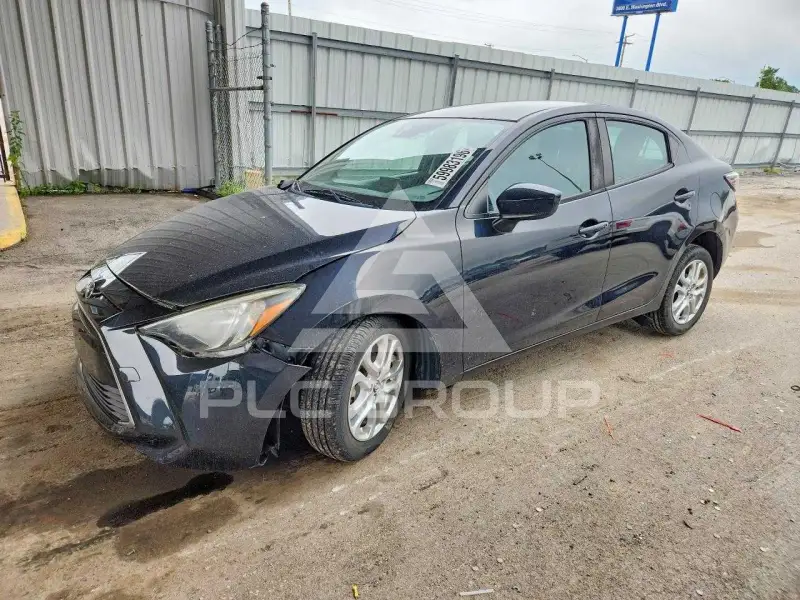 2017 Toyota YARIS фото