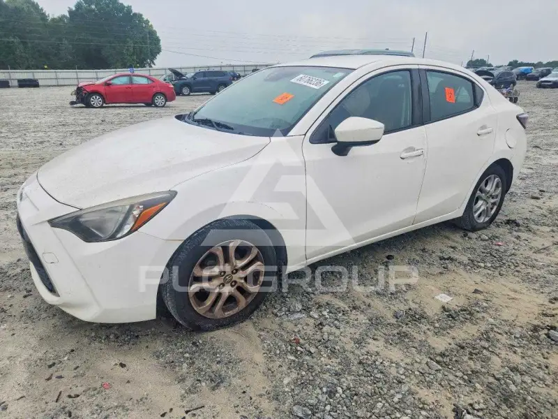 2017 Toyota YARIS фото