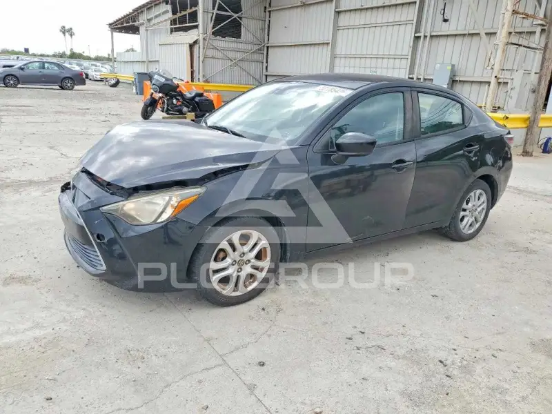 2017 Toyota YARIS фото