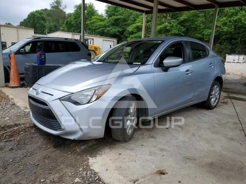 2017 Toyota YARIS photo