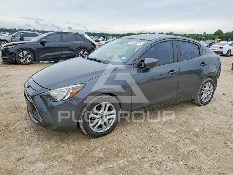 2017 Toyota YARIS фото
