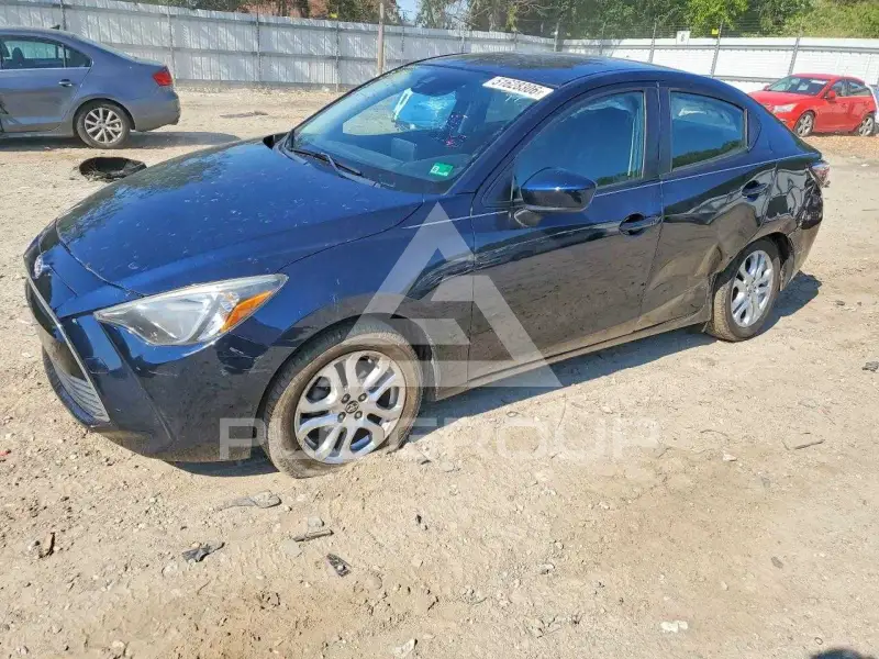 2017 Toyota YARIS фото