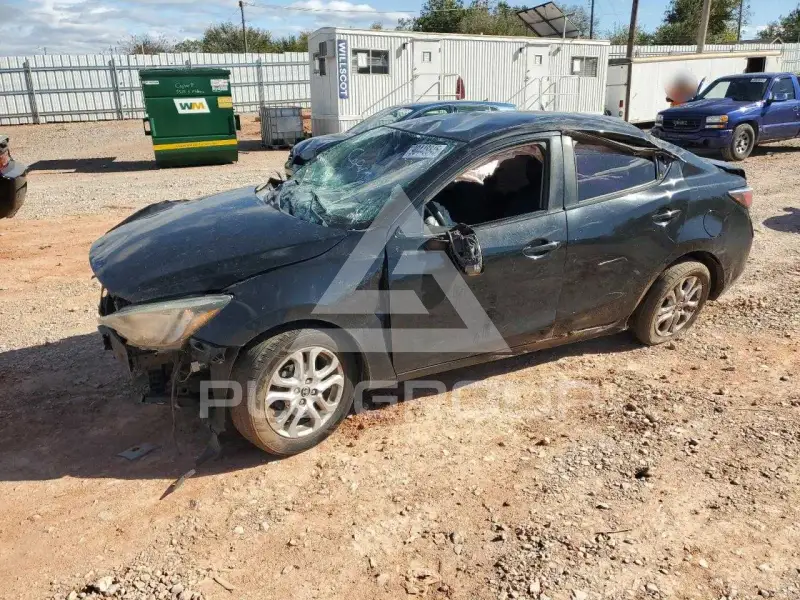 2017 Toyota YARIS фото