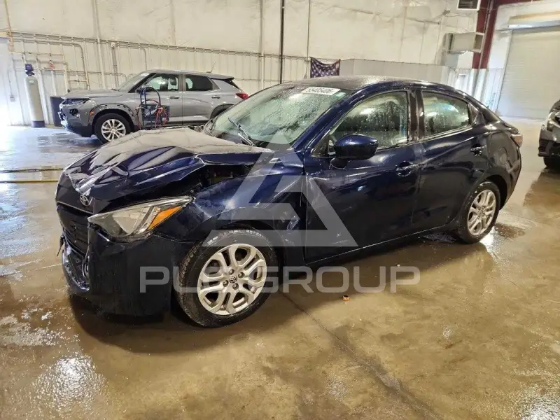 2017 Toyota YARIS фото