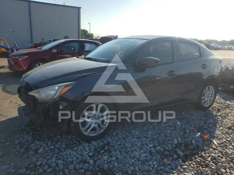 2017 Toyota YARIS фото