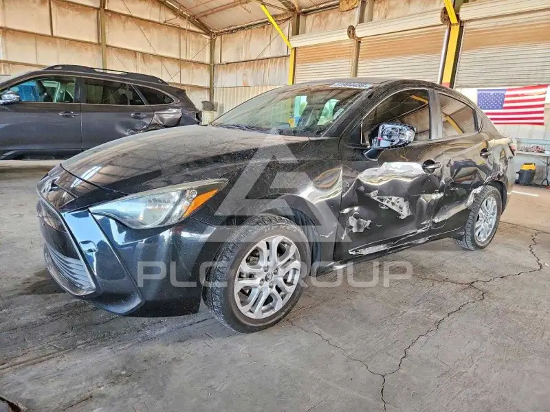2017 Toyota YARIS фото