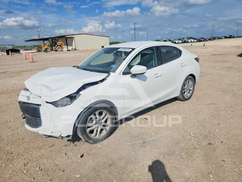 2017 Toyota YARIS фото