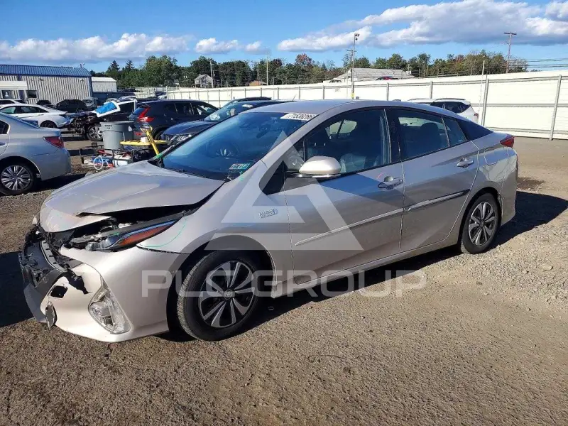 2017 Toyota PRIUS фото