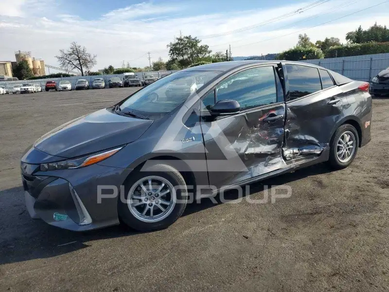 2017 Toyota PRIUS photo