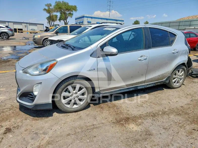 2017 Toyota PRIUS photo