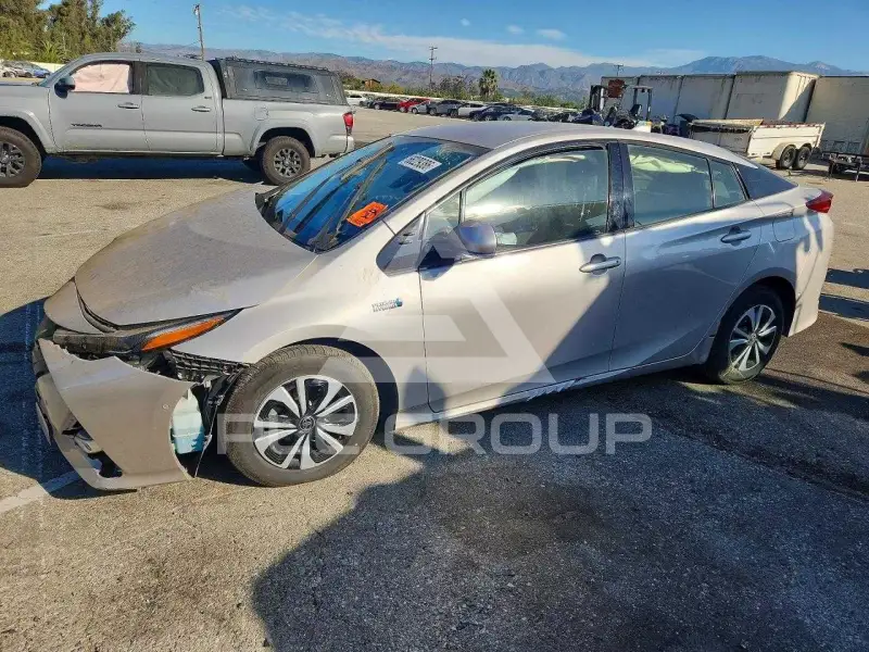 2017 Toyota PRIUS фото