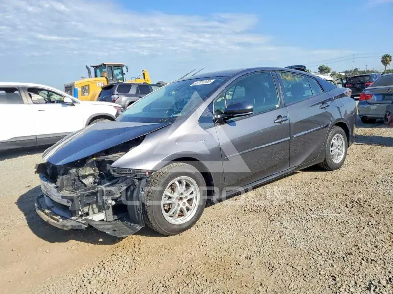 2017 Toyota PRIUS photo