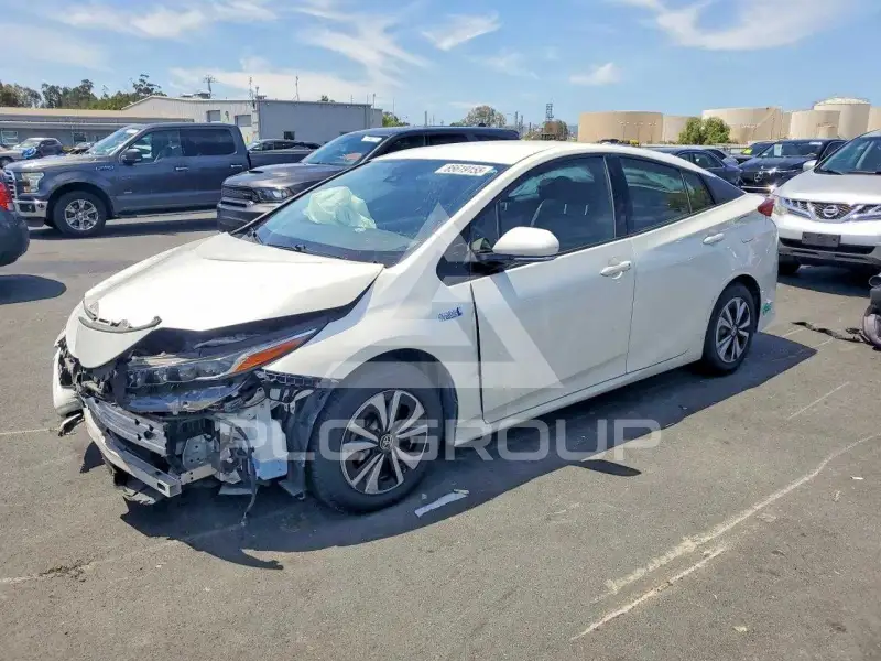 2017 Toyota PRIUS photo