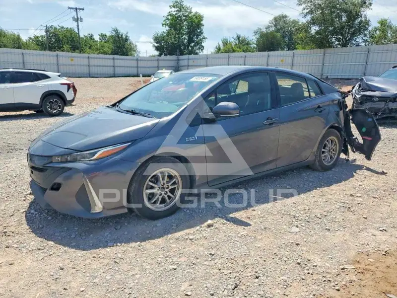 2017 Toyota PRIUS photo