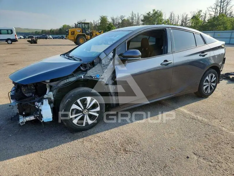 2017 Toyota PRIUS фото