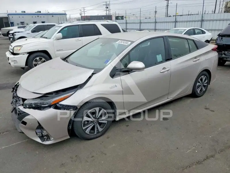 2017 Toyota PRIUS photo