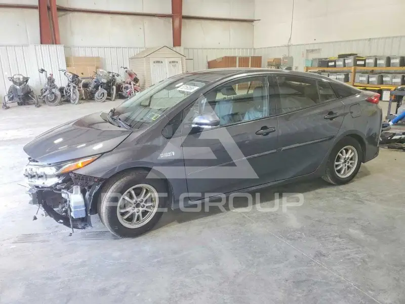 2017 Toyota PRIUS фото