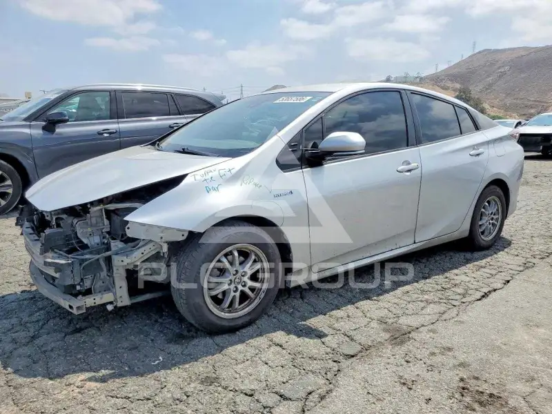 2017 Toyota PRIUS photo