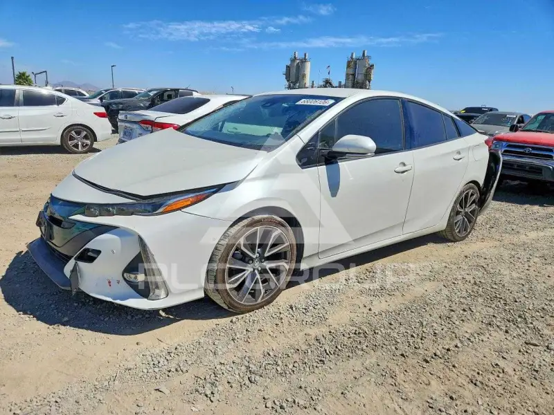 2017 Toyota PRIUS photo