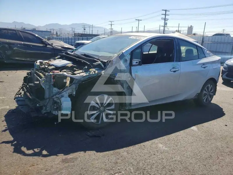 2017 Toyota PRIUS photo