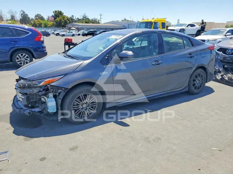 2017 Toyota PRIUS фото
