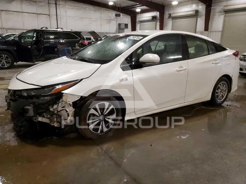 2017 Toyota PRIUS photo