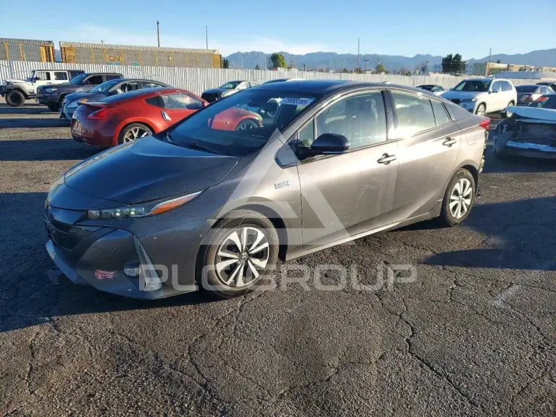 2017 Toyota PRIUS photo
