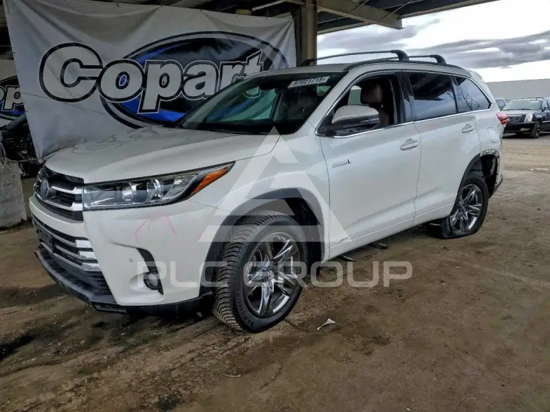 2017 Toyota Highlander photo