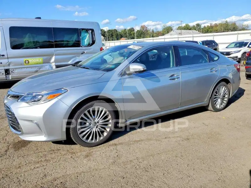 2017 Toyota AVALON фото
