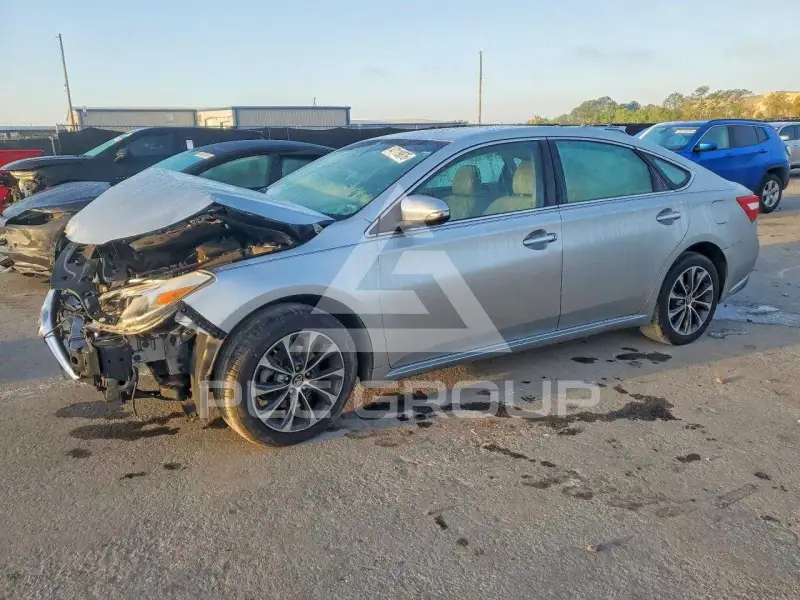 2017 Toyota AVALON фото