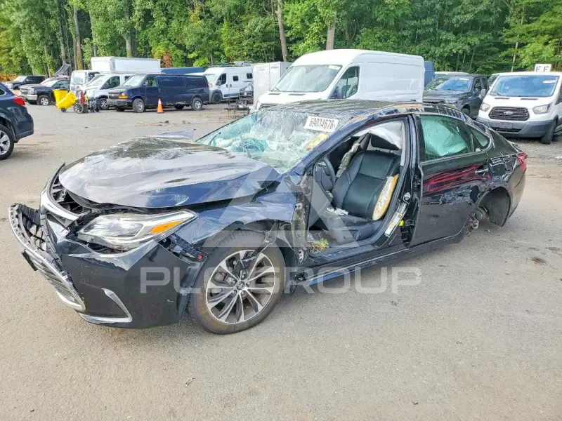 2017 Toyota AVALON photo