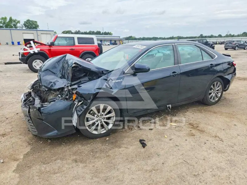 2017 Toyota CAMRY фото