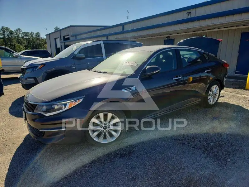 2017 KIA Optima photo