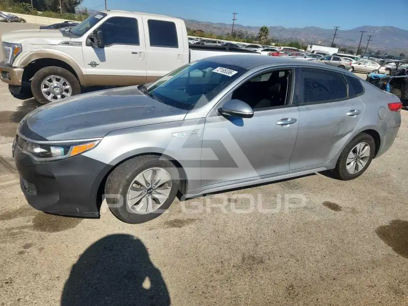 2017 KIA Optima photo
