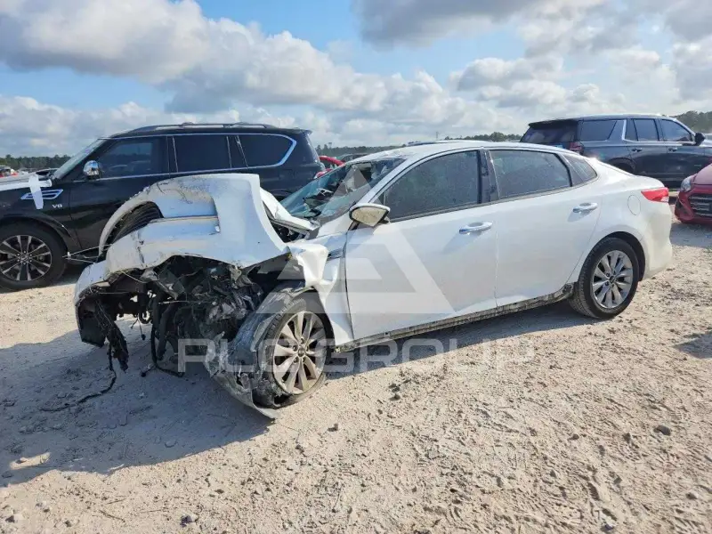 2017 KIA Optima photo