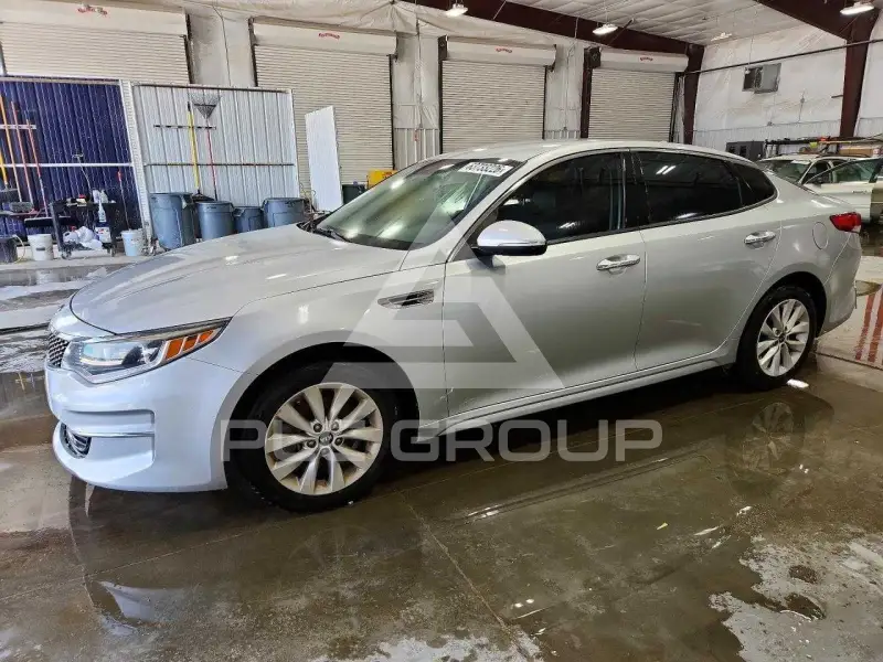 2017 KIA Optima фото